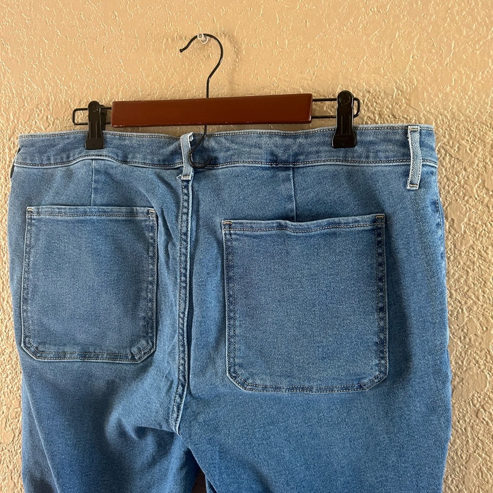 Old Navy Rockstar Super Skinny Jeans - Picture 8 of 9